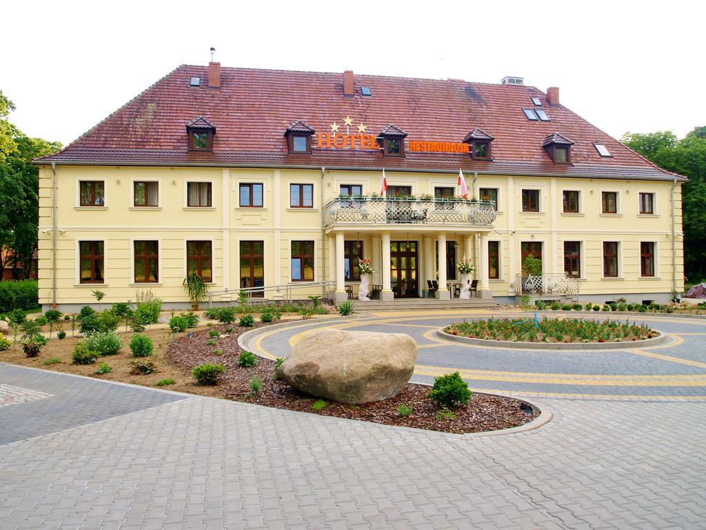 Hotel Swietoborzec Łobez Buitenkant foto