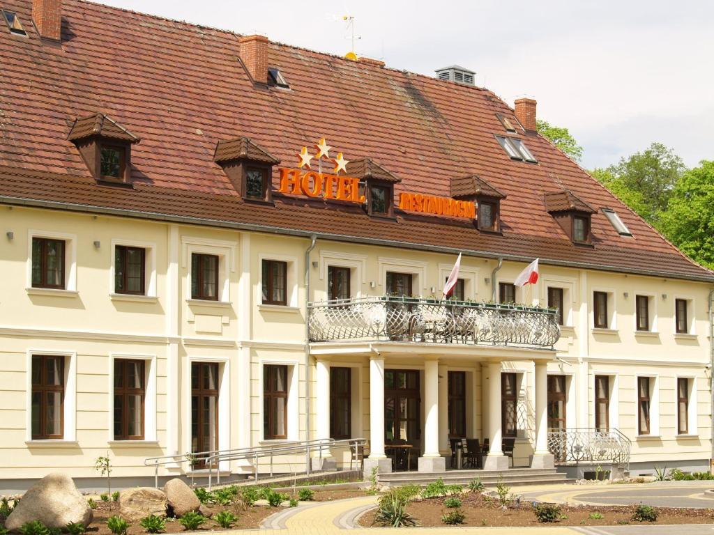 Hotel Swietoborzec Łobez Buitenkant foto